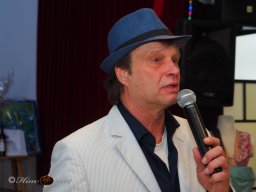 Künstler helfen Kinder - Mit Musik zur Menschlichkeit